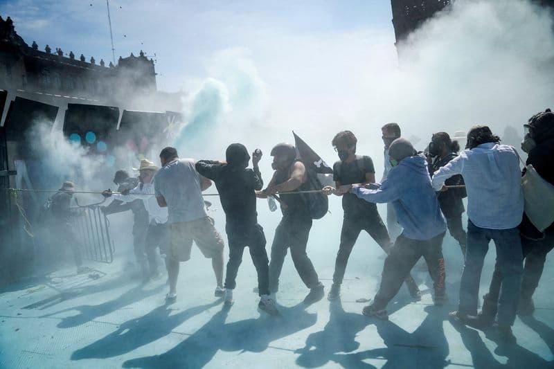 Showdown with Mexican billionaire Salinas tests Sheinbaum&#039;s power