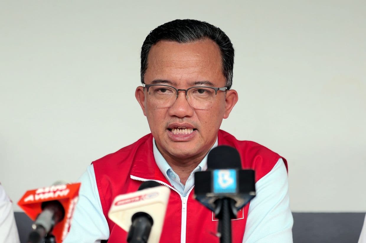 Sabah polls: Candidate Ruji, wife cast votes