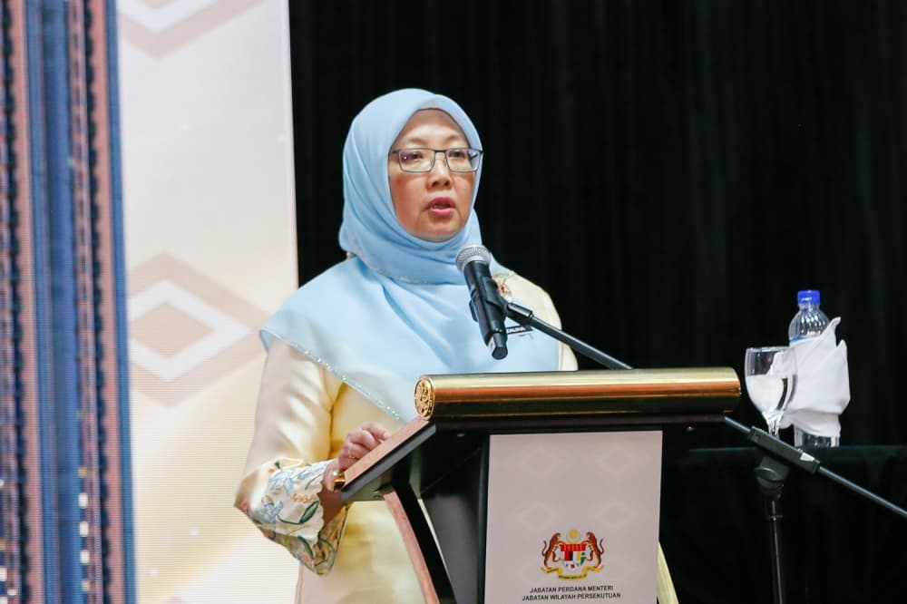 Dr Zaliha directs DBKL, Putrajaya Corp to stay on high alert as tropical storm hits Malaysia