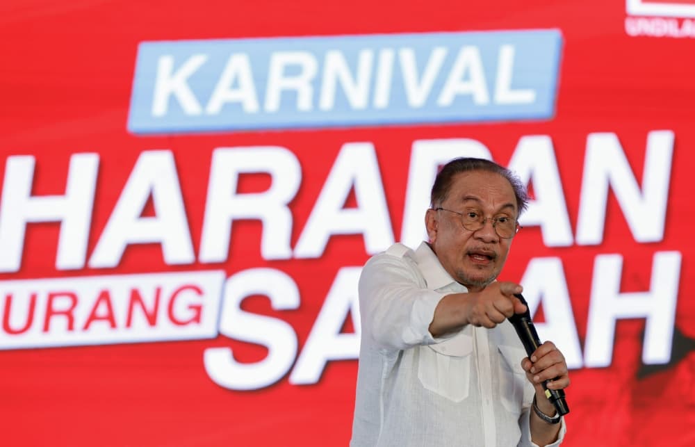 ‘Lu siau eh?’ — Anwar cautions against anti‑federal narratives in final push for Sabah polls