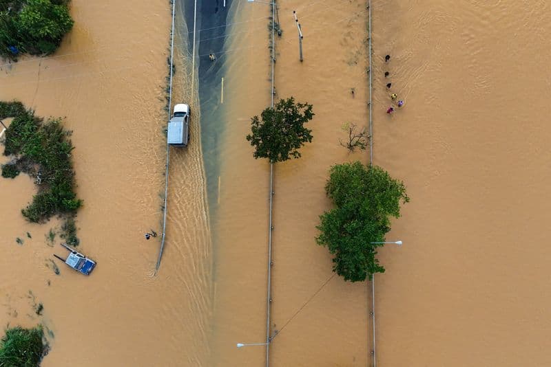 Death toll in Thailand floods rises to 162, government says
