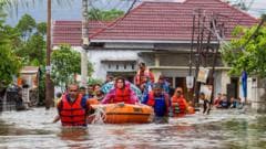 Flooding in southern Asia leaves hundreds dead